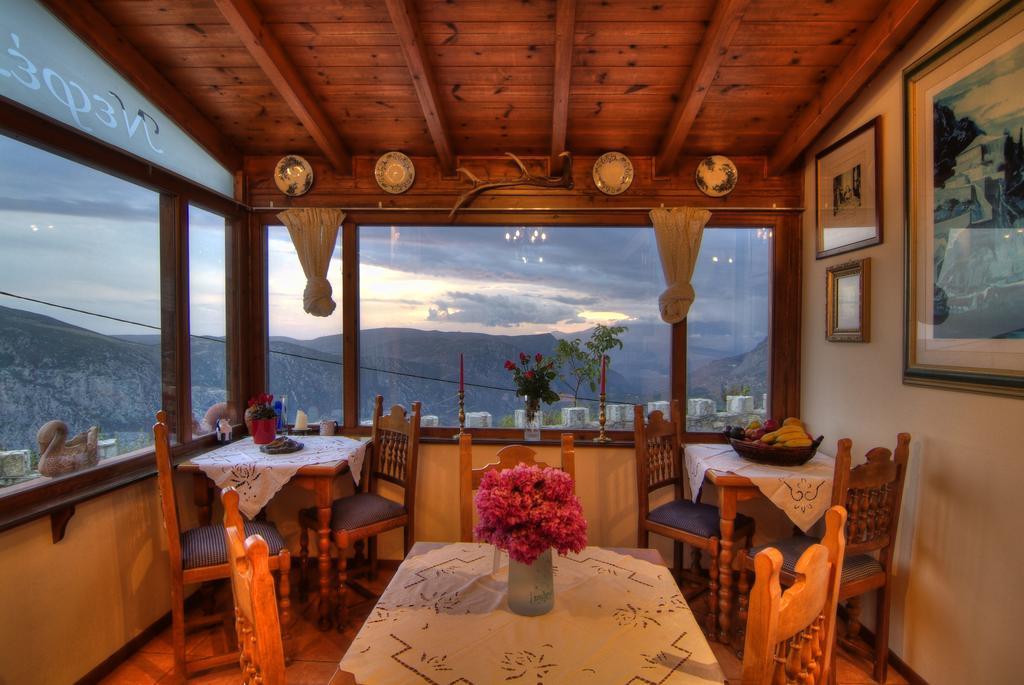 Nefeles Hotel Arachova Luaran gambar