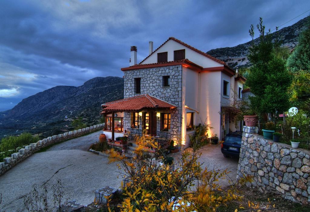 Nefeles Hotel Arachova Luaran gambar