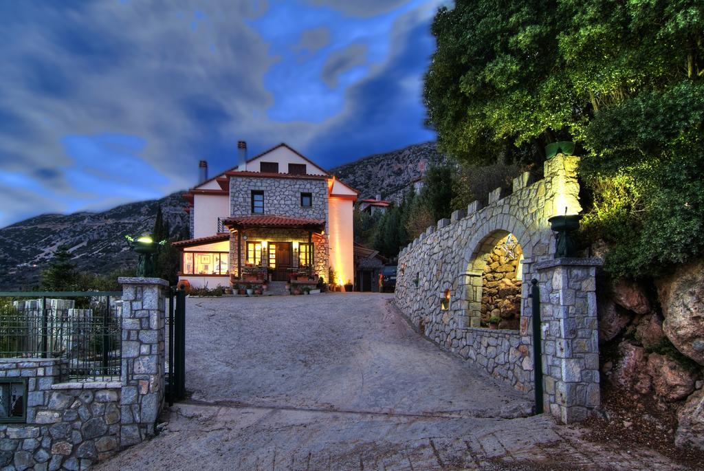 Nefeles Hotel Arachova Luaran gambar