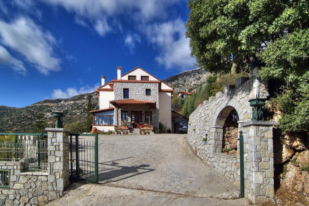 Nefeles Hotel Arachova Luaran gambar